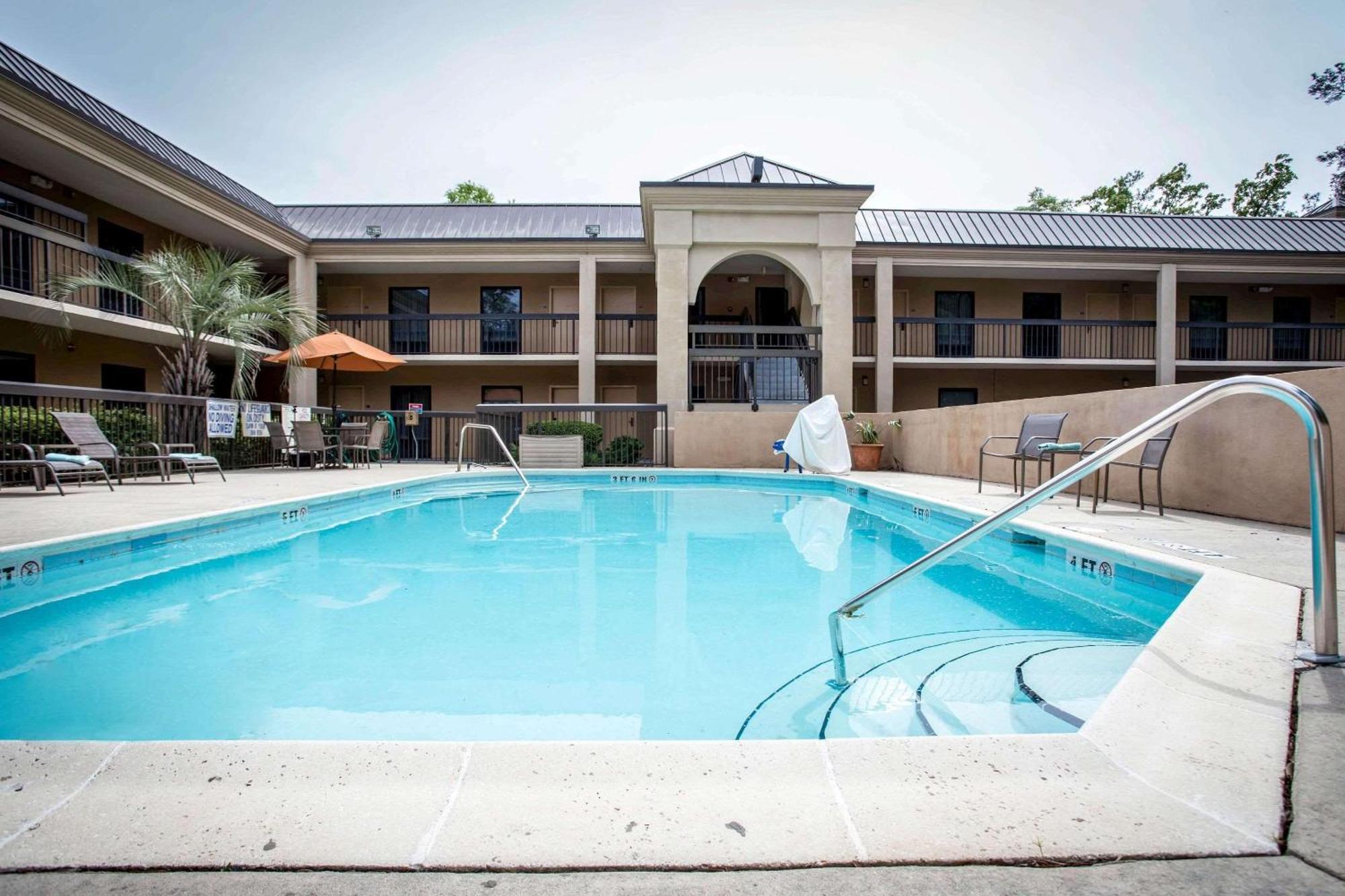 Clarion Inn & Suites Aiken South Extérieur photo