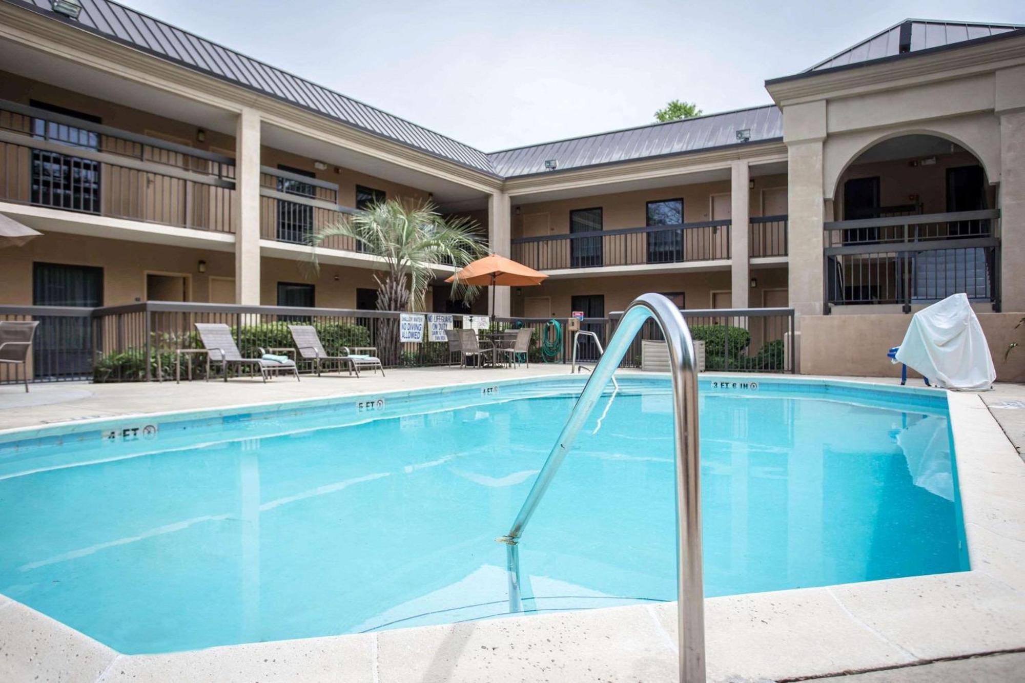 Clarion Inn & Suites Aiken South Extérieur photo