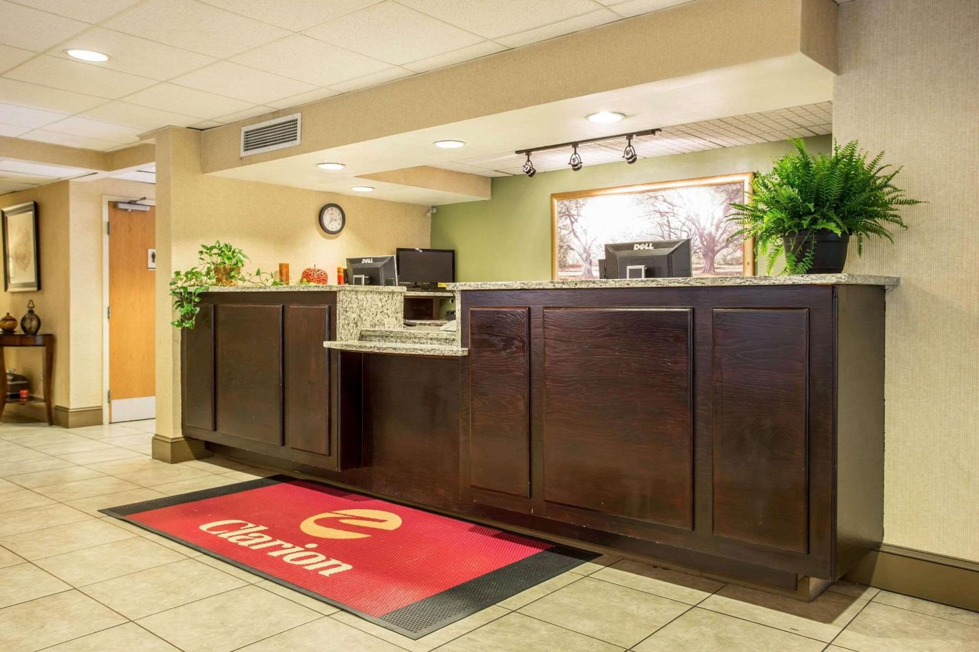 Clarion Inn & Suites Aiken South Extérieur photo