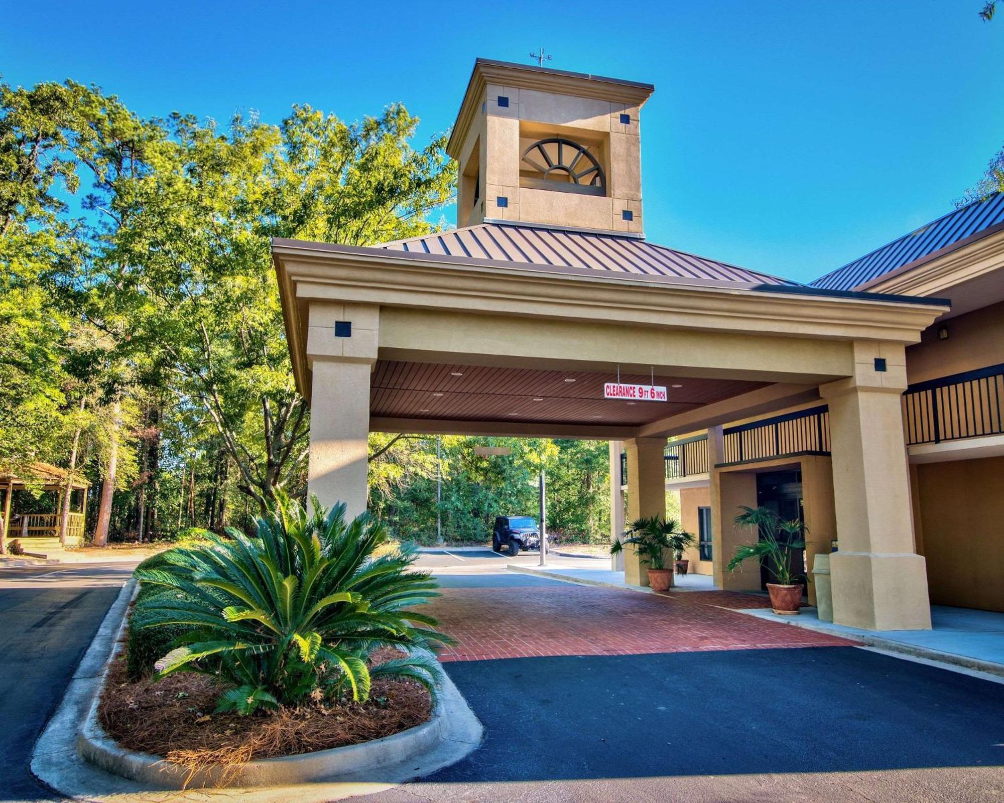 Clarion Inn & Suites Aiken South Extérieur photo